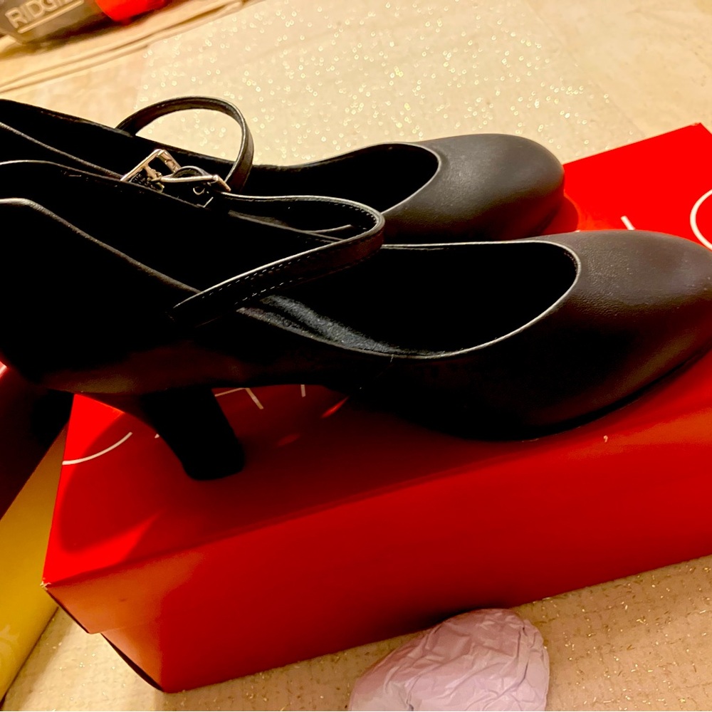 Capezio black shoes size 6and1/2